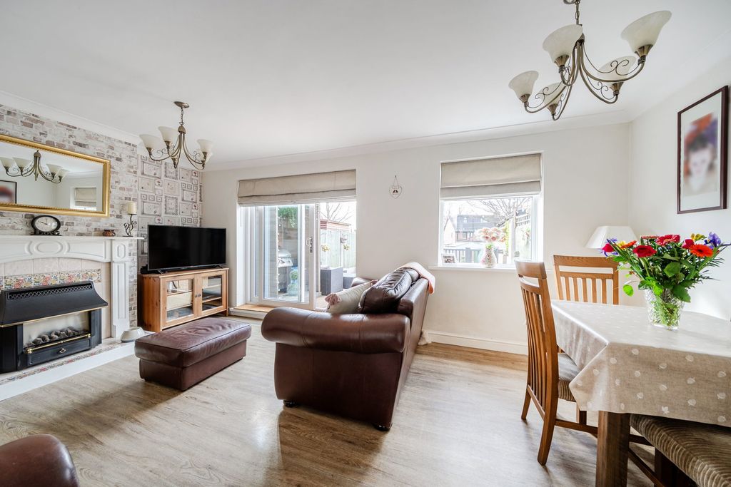 Property photo 3 of 18