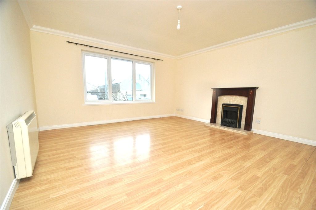 Property photo 2 of 9 Living Room