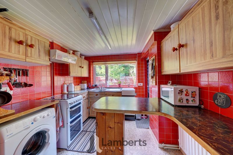 Property photo 3 of 14 Kitchen
