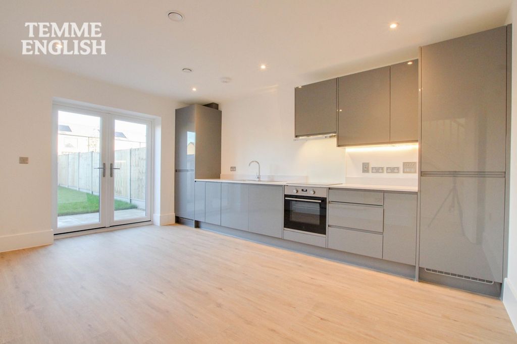 Property photo 2 of 24