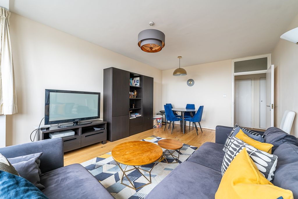 Property photo 3 of 9 66-25-Porchester-...