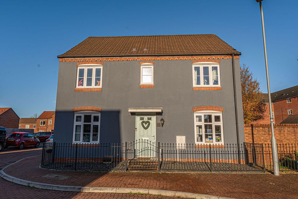 Property photo 1 of 30