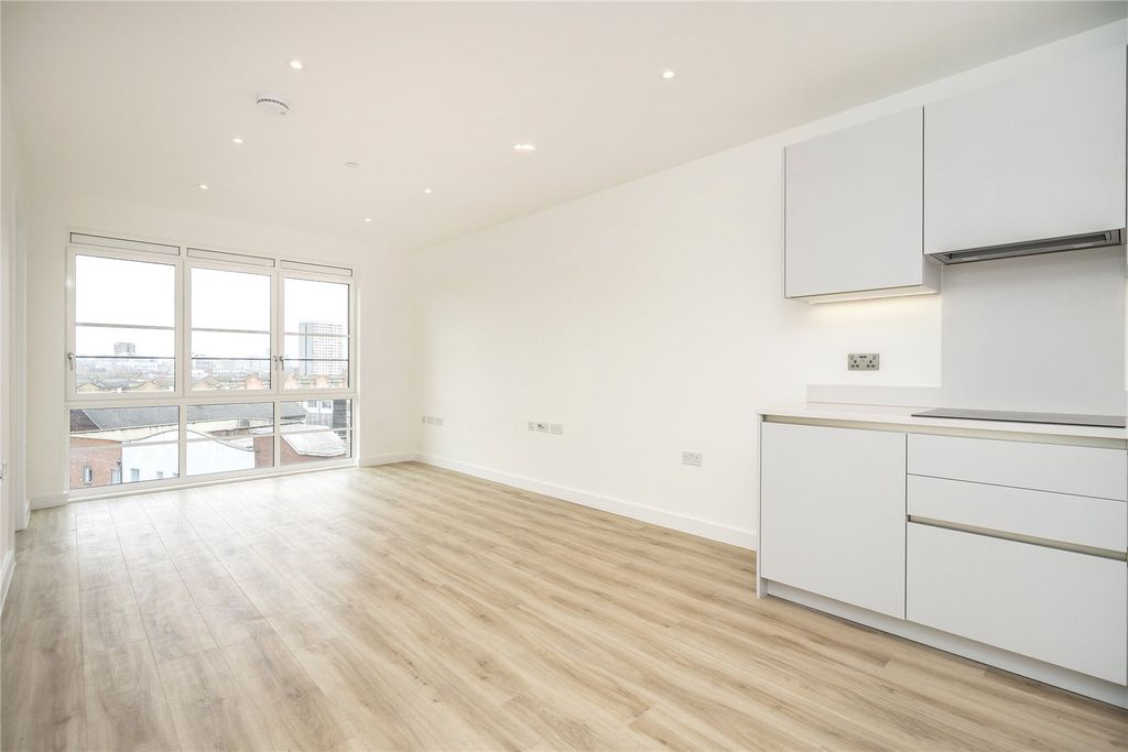 Property photo 2 of 12 Picture No. 07