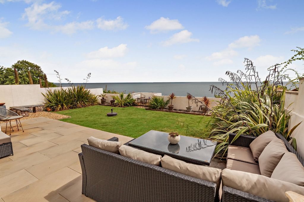 Property photo 2 of 14 Garden