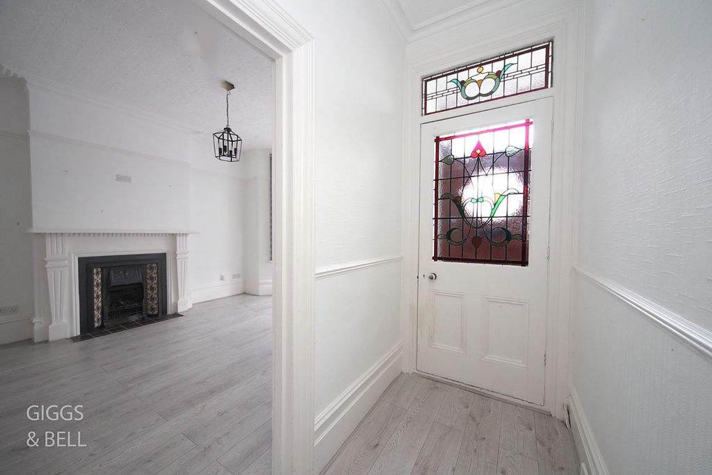 Property photo 2 of 31 5200012