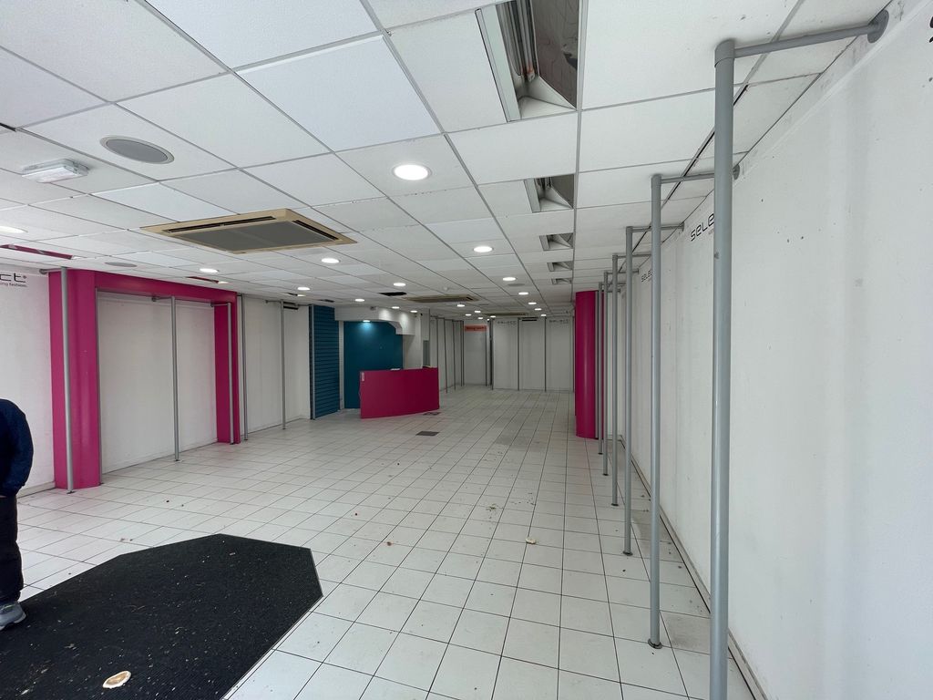 Property photo 2 of 4 Internal View Front To Rear