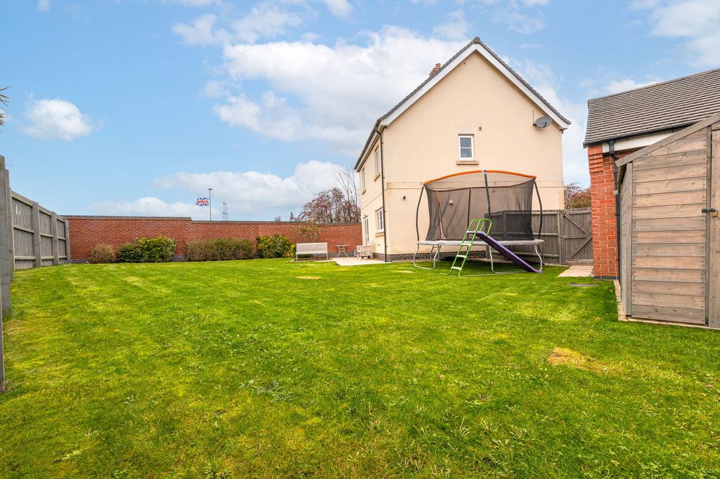 Property photo 2 of 21