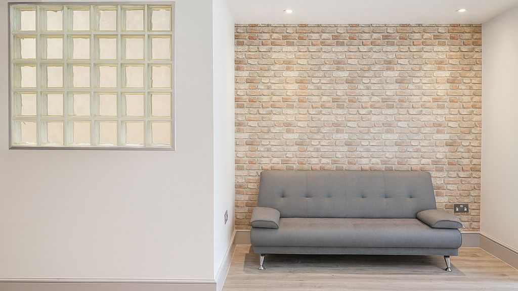 Property photo 2 of 10 Landscape_1