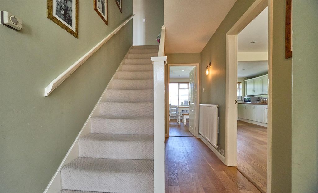 Property photo 2 of 27 Armour Close Bb.Jpg