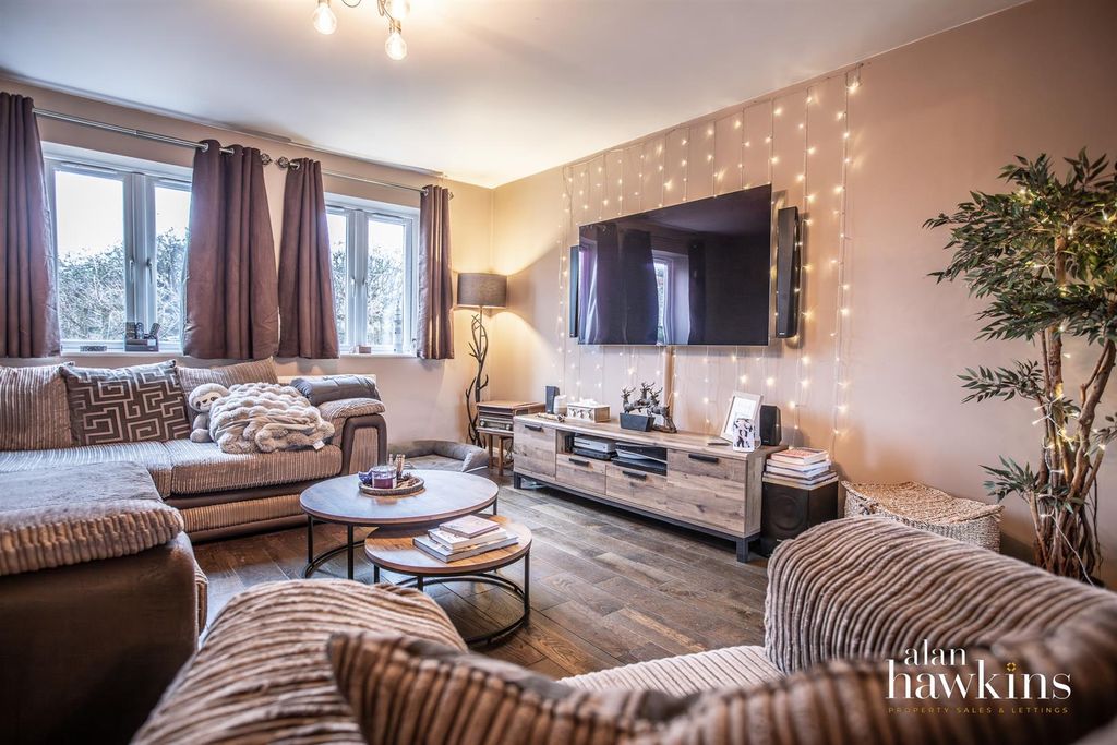 Property photo 3 of 23 3392New-01.Jpg