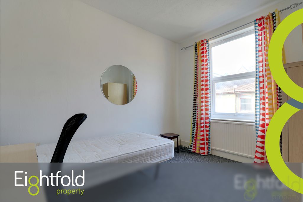 Property photo 1 of 18 Image