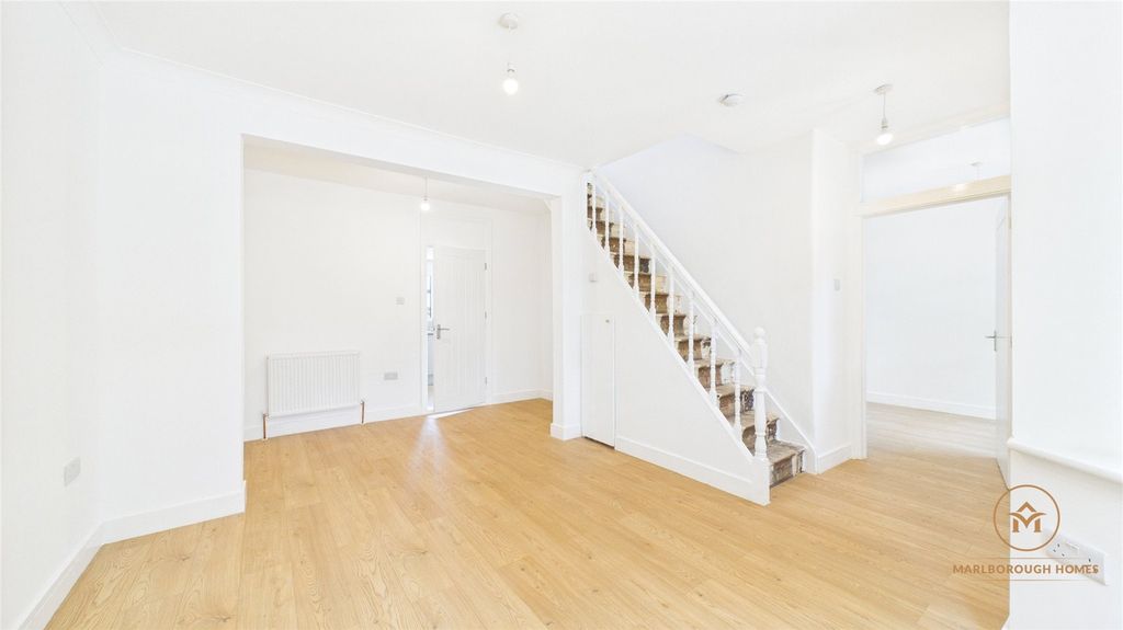 Property photo 2 of 24 London E12