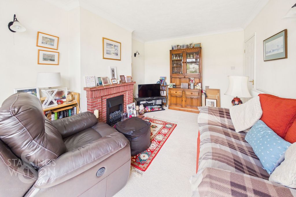 Property photo 2 of 19