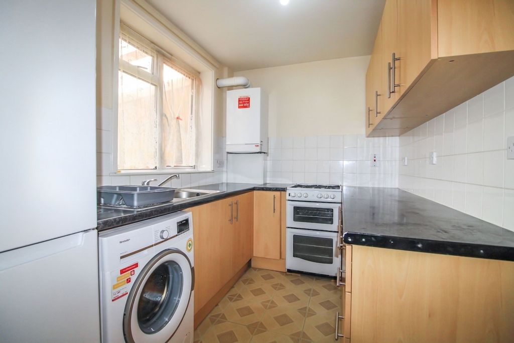 Property photo 3 of 14 Kitchen