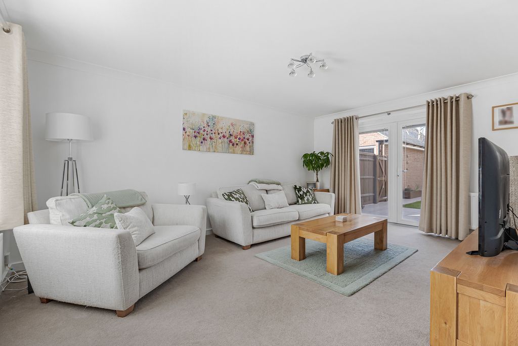 Property photo 2 of 35