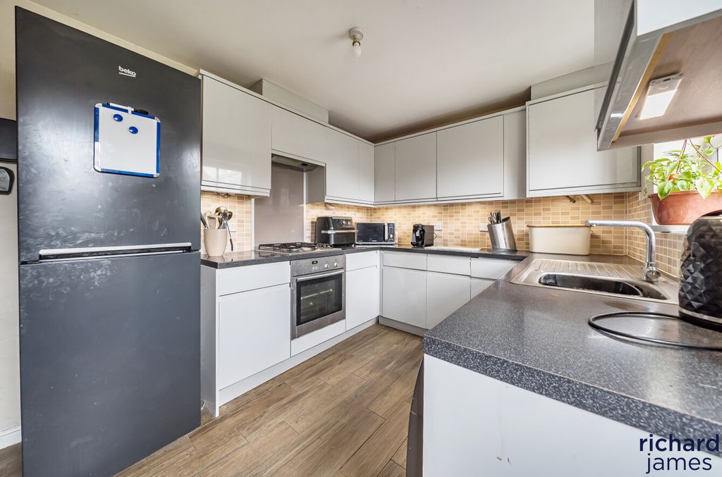 Property photo 3 of 13 0Bacb9080d1341F0B1E020B0990Fe208