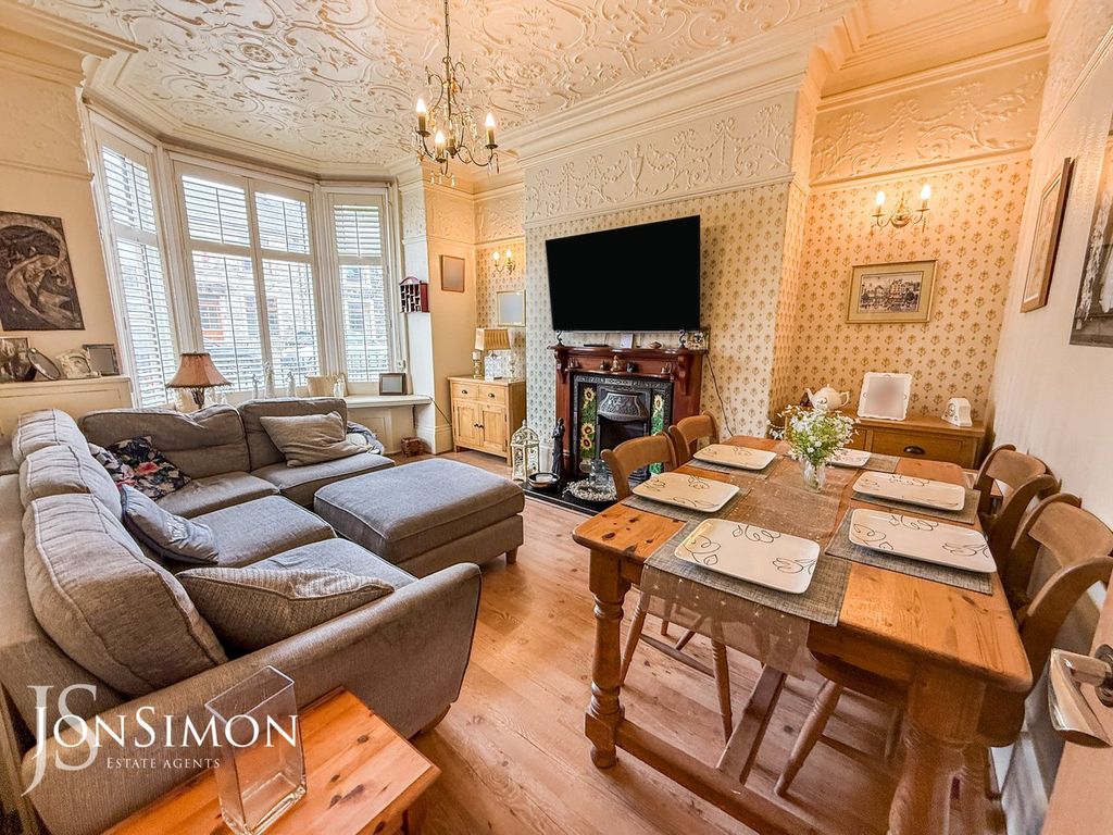 Property photo 2 of 38