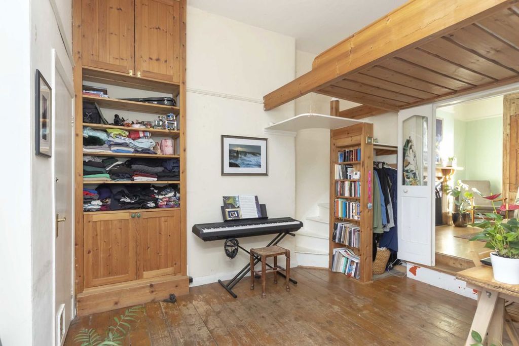 Property photo 3 of 5