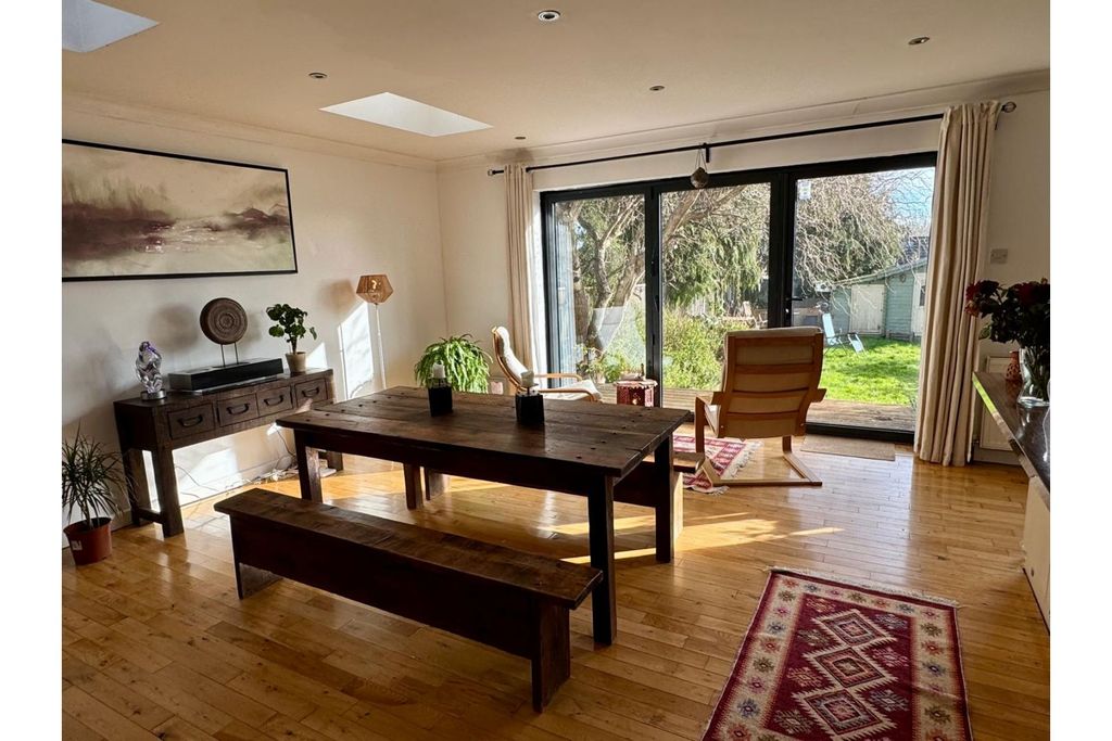 Property photo 2 of 24