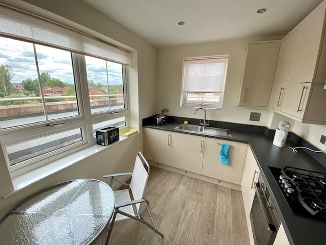 Property photo 3 of 15 Kitchen