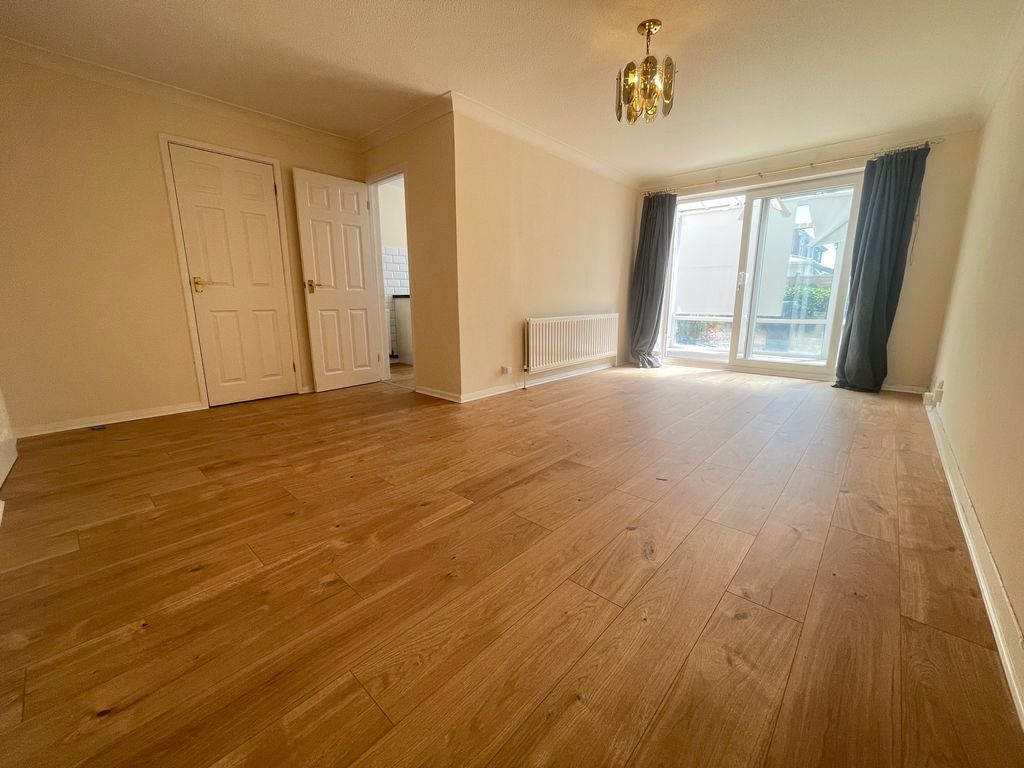 Property photo 2 of 17 Living Room