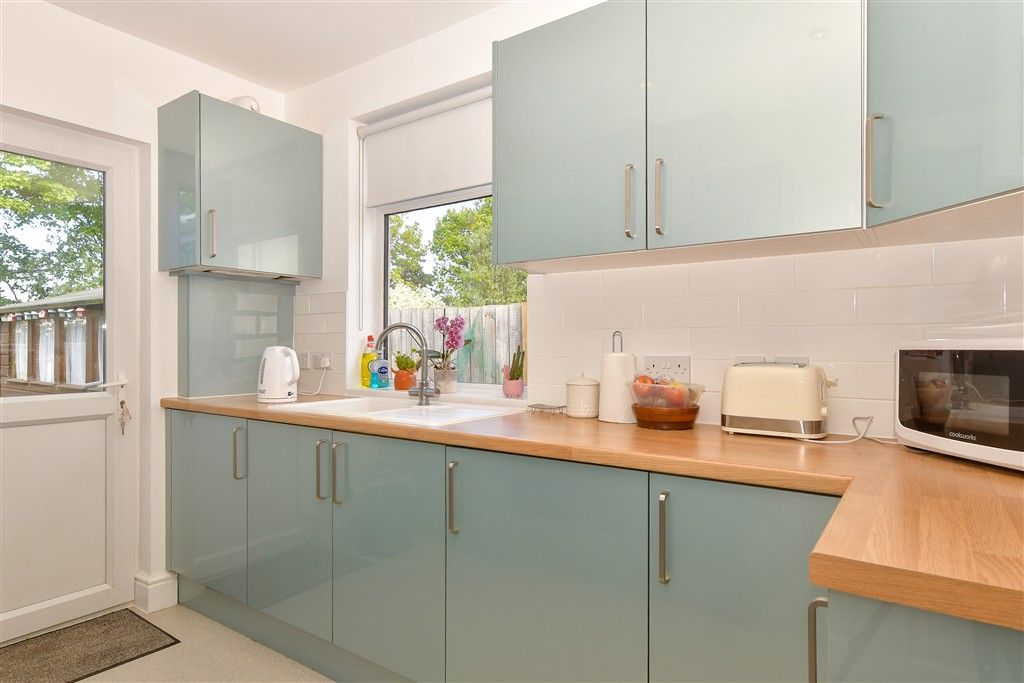 Property photo 1 of 8 Kitchen