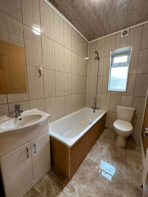 Property photo 3 of 6 Gallery