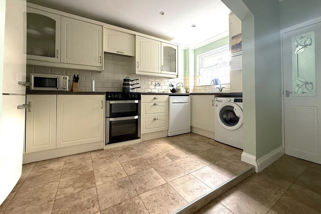 Property photo 3 of 20 Gallery