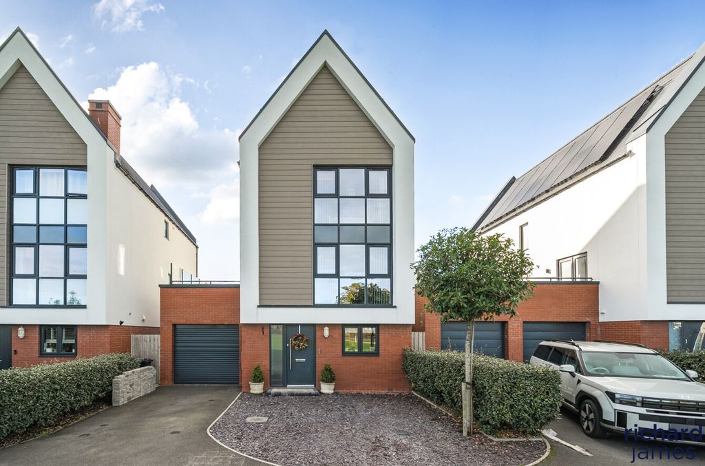 Property photo 1 of 18 93F32697Eb054Ff5A5Cfd112Fd4A6B7E