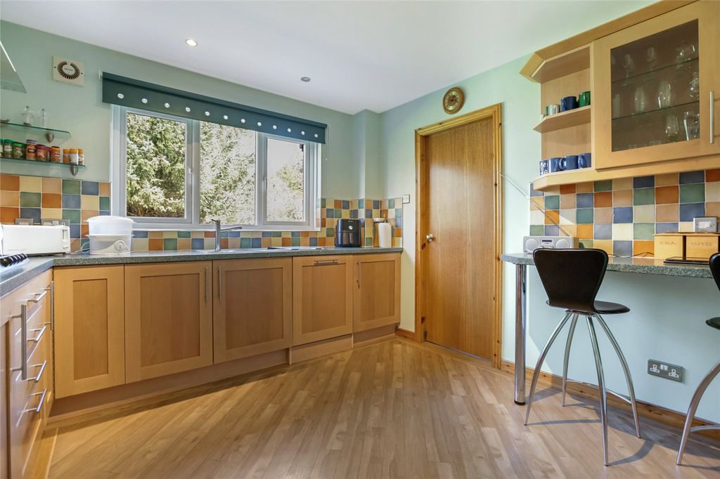 Property photo 3 of 28 Picture No. 05