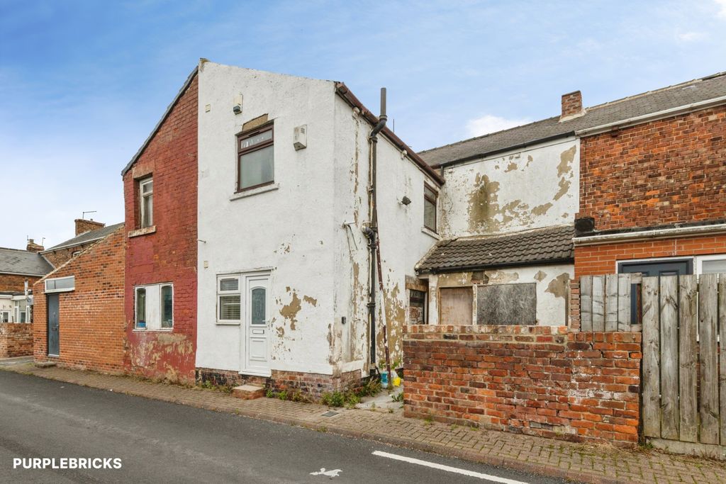 Property photo 2 of 17