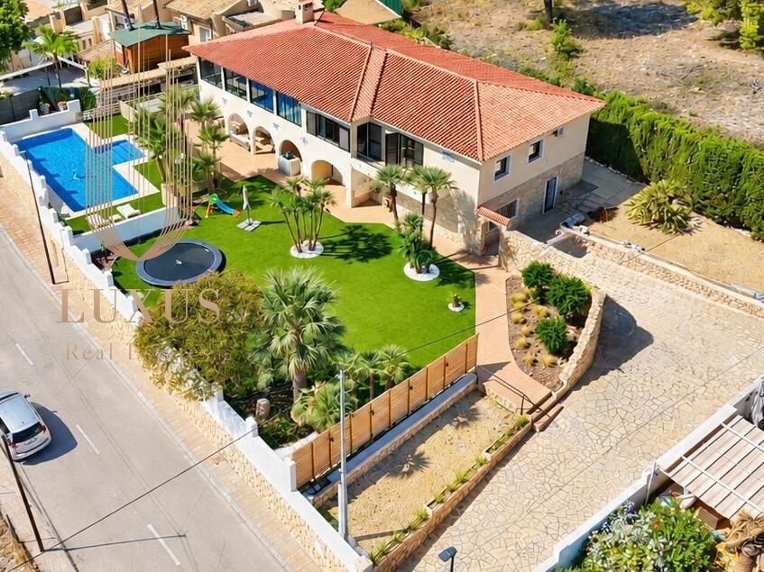 Property photo 1 of 59