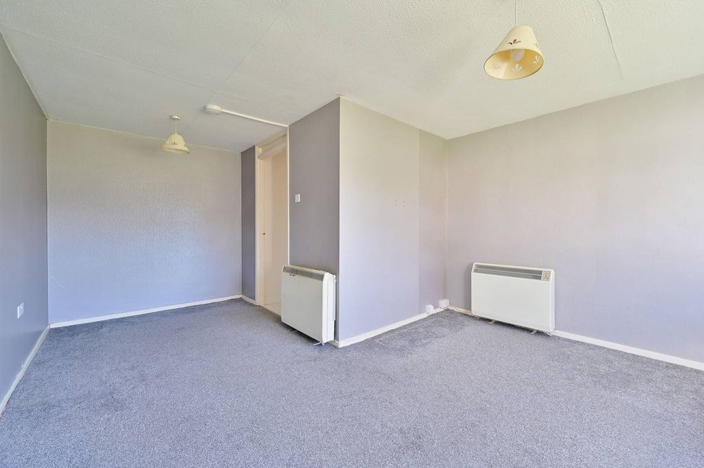 Property photo 3 of 3