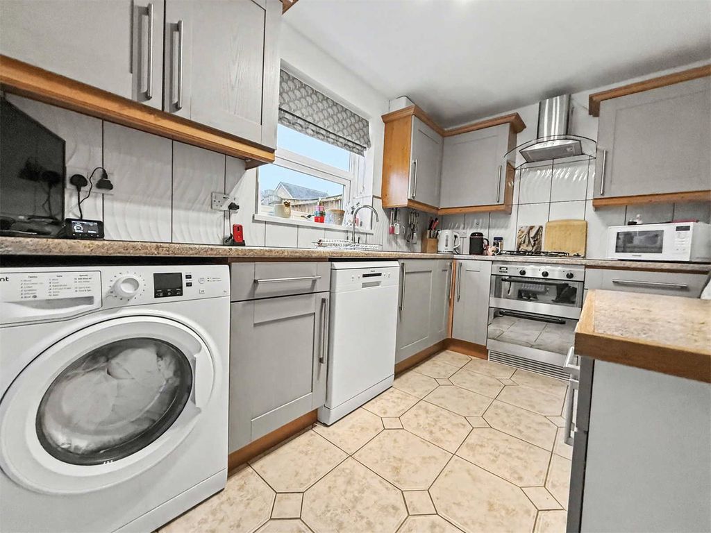 Property photo 2 of 15 Kitchen