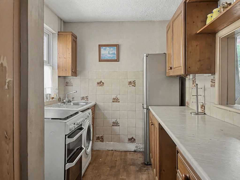 Property photo 2 of 9 Photo 1