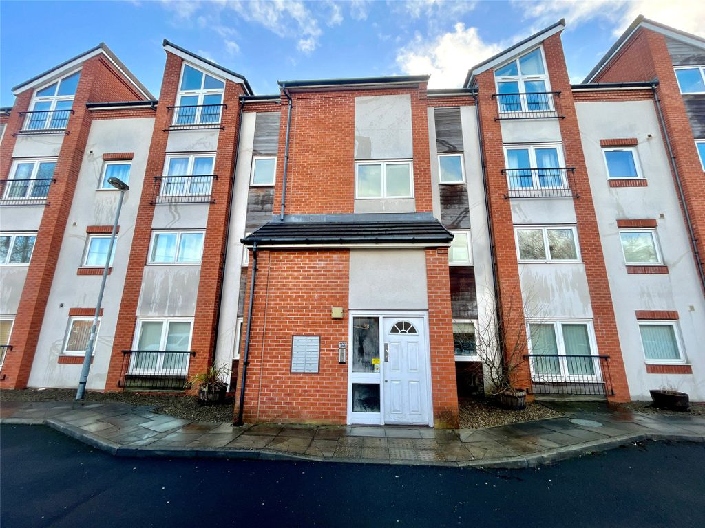 Property photo 1 of 17 External