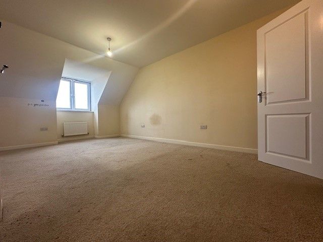 Property photo 3 of 10 Bedroom 4