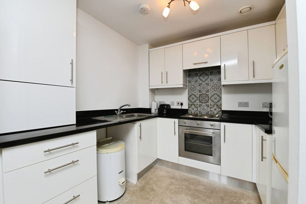 Property photo 3 of 20 Interior