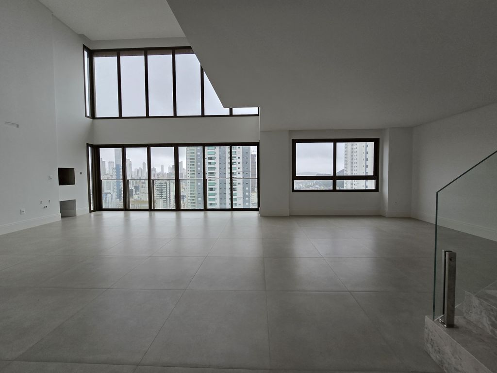Property photo 2 of 28