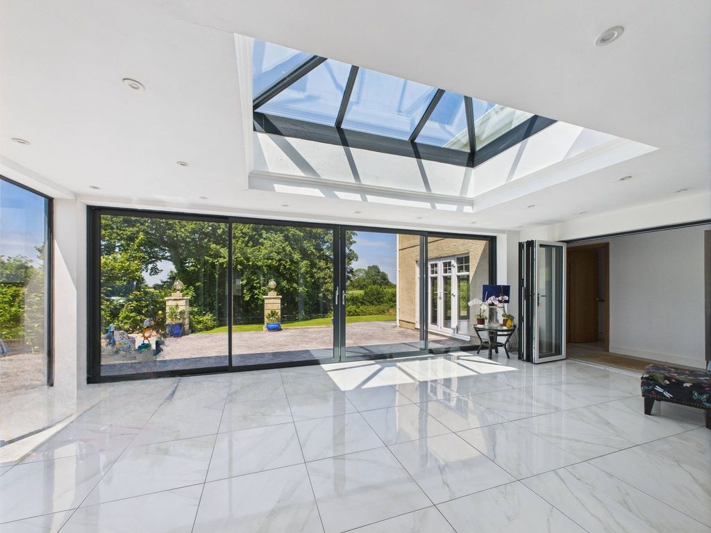 Property photo 2 of 51