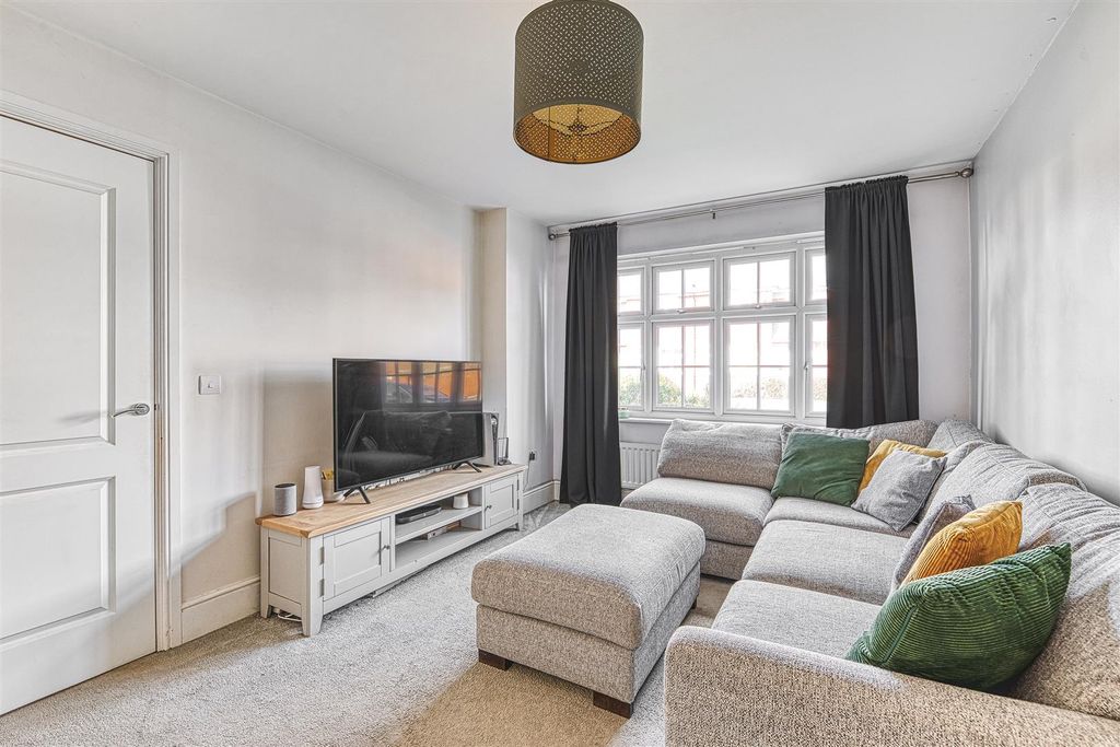 Property photo 3 of 40 E92A8802_Hdr.Jpg