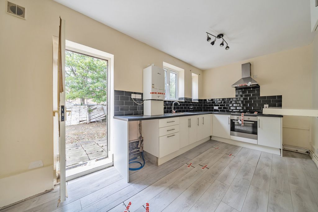 Property photo 2 of 13 Kitchen