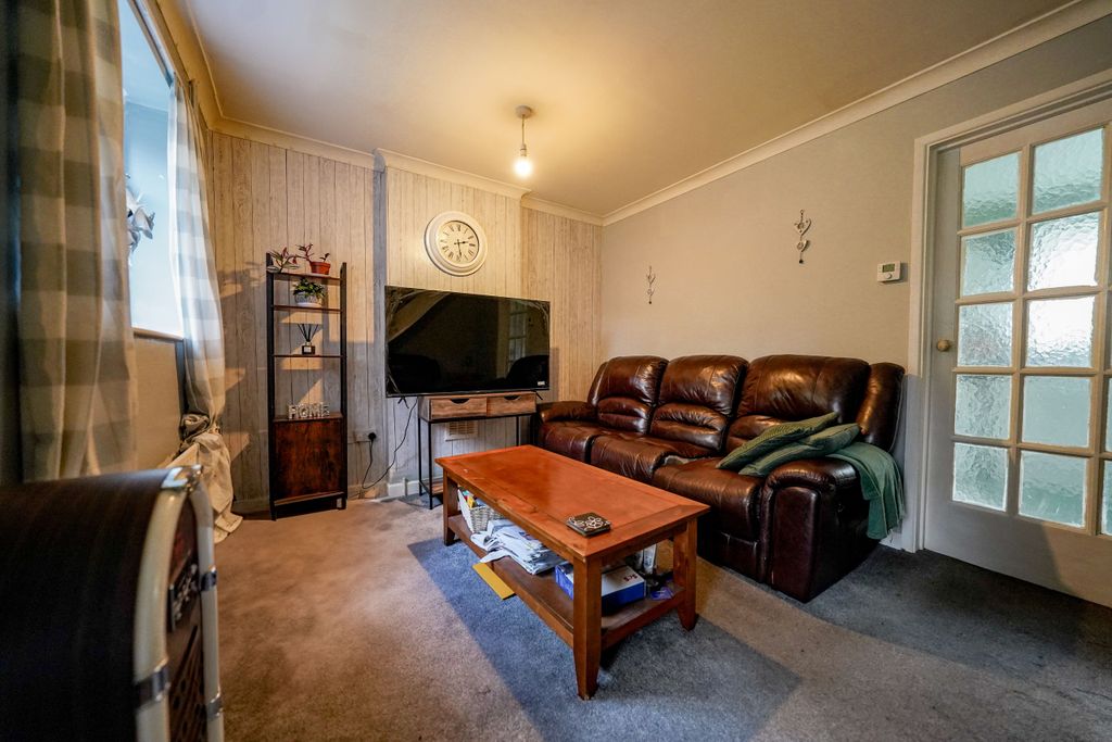 Property photo 3 of 16 Dsc01969