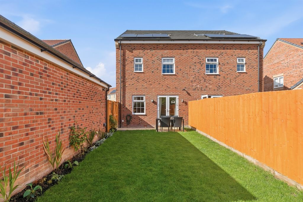 Property photo 2 of 19