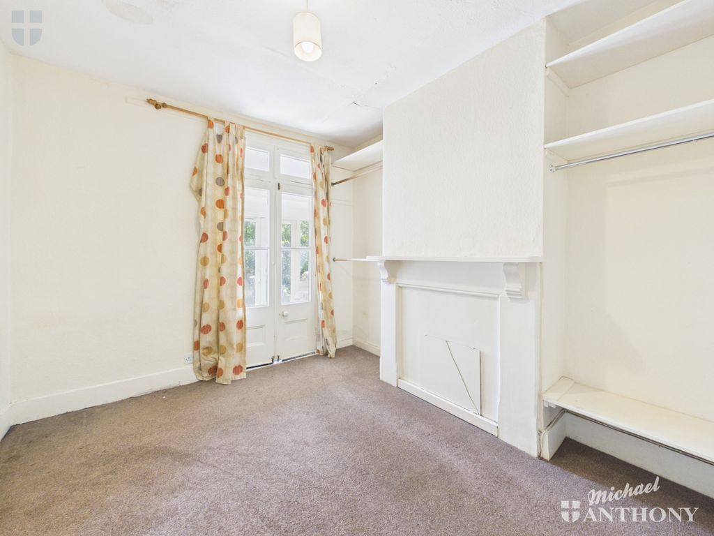 Property photo 3 of 9 Cam03852G0-Pr0673-Still002