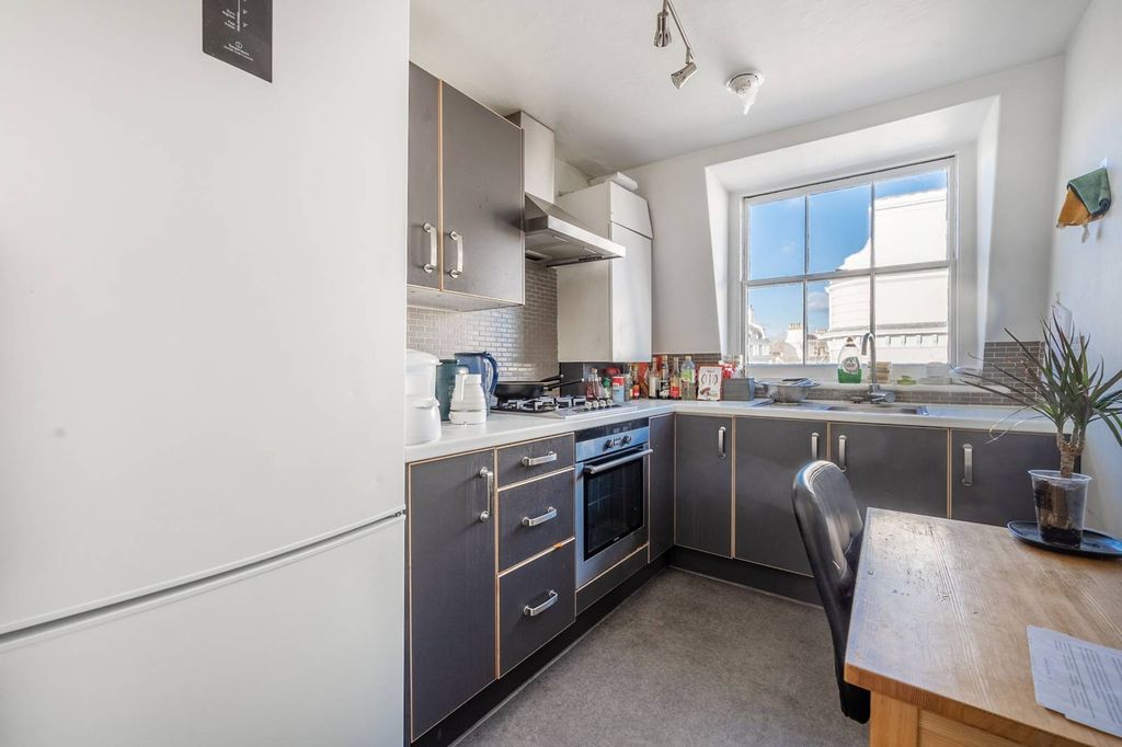 Property photo 1 of 4