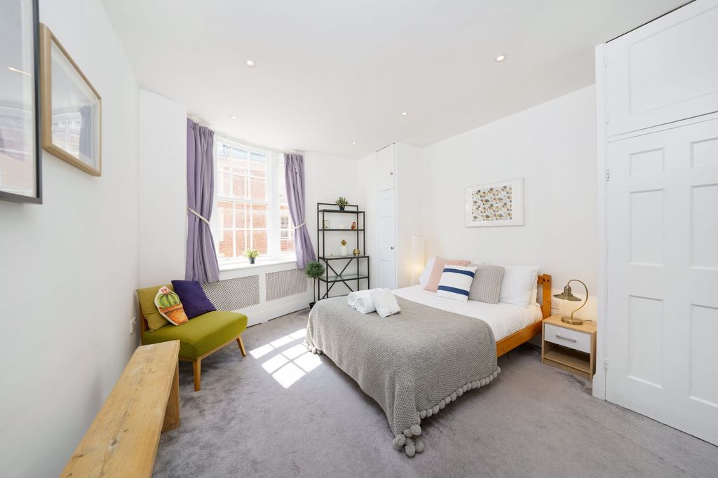 Property photo 3 of 11 Picture No. 30