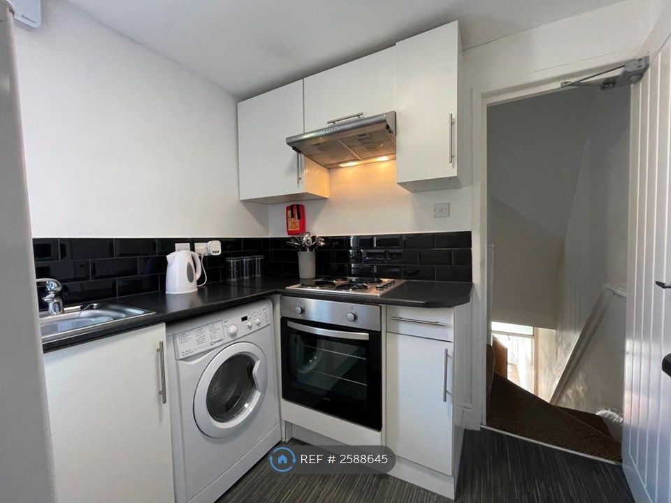 Property photo 1 of 20 Kitchen