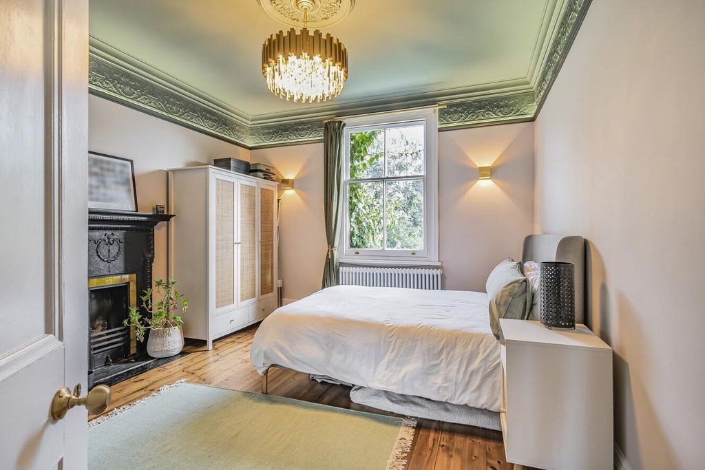 Property photo 3 of 10 Picture 3