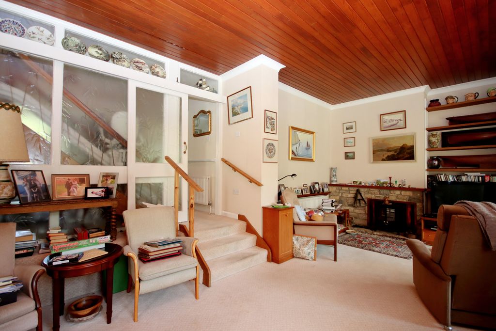Property photo 3 of 19